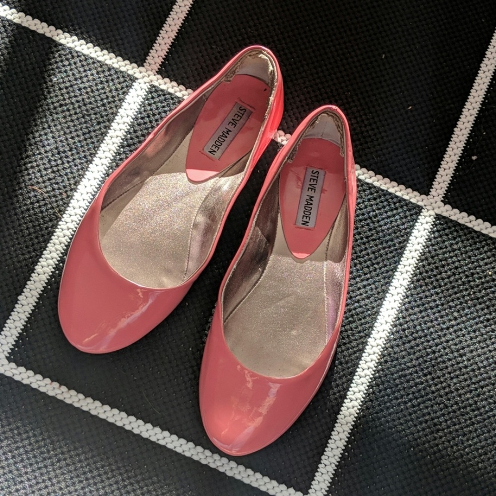 Steve Madden "Heaven" coral flats 8.5M